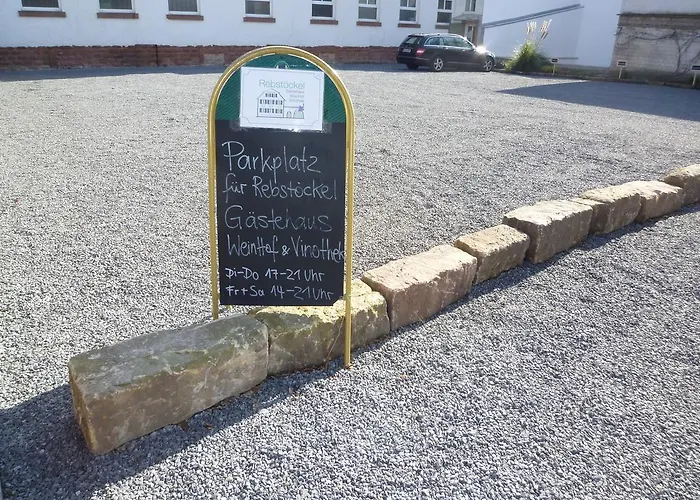 Rebstockel Gastehaus Weinhof & Vinothek